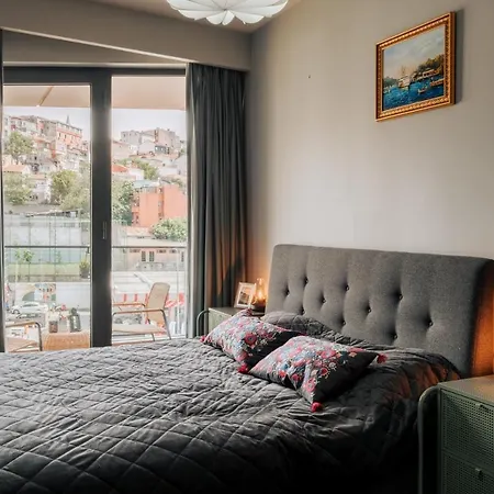 Sleek Flat W Balcony 10 Min To Istiklal Avenue * Stambuł