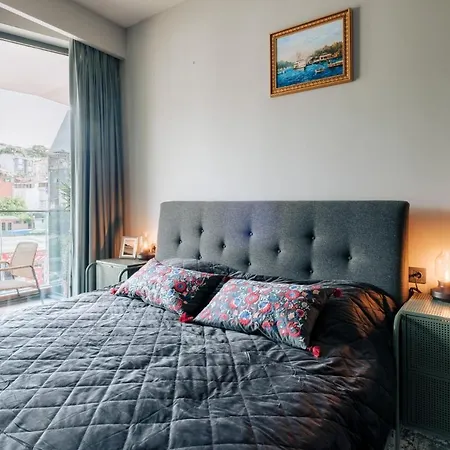 Sleek Flat W Balcony 10 Min To Istiklal Avenue Стамбул