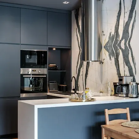 Sleek Flat W Balcony 10 Min To Istiklal Avenue Стамбул
